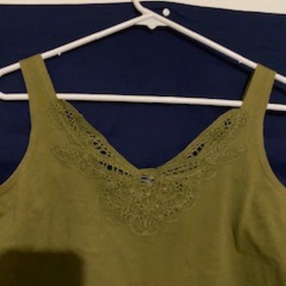JH Collectiables Petite Tank Top - Picture 2 of 3
